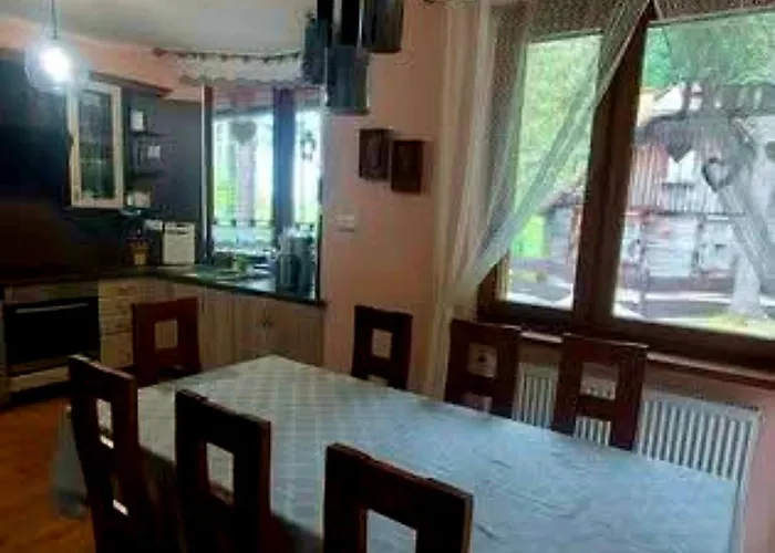 Feriehus Letniskowy Lesna Chata *