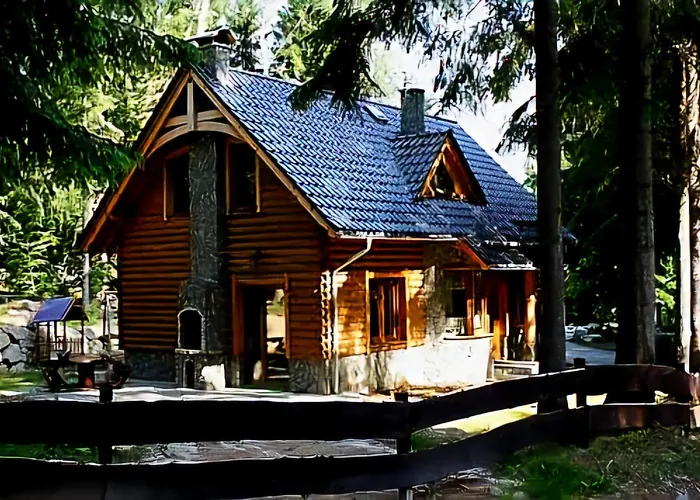 Feriehus Letniskowy Lesna Chata